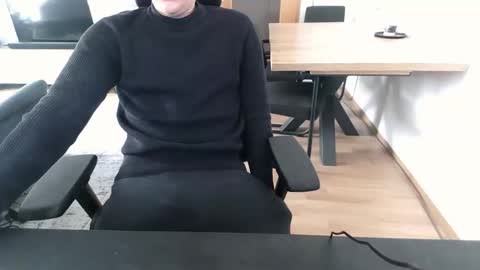 Snapshot of tobisk chatting on 11/01/25, 07:32 tobisk online show from 11/01/25, 07:32