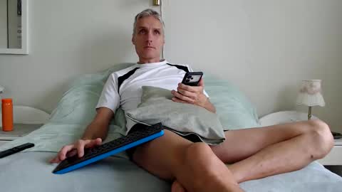Daniel Bisexual uncut 20cm online show from 09/21/25, 06:04