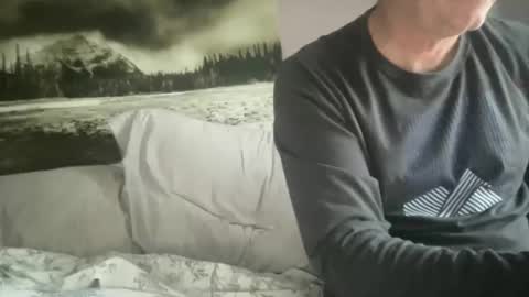 Snapshot of toggaman chatting on 10/21/25, 03:24 Joshua1983 online show from 10/21/25, 03:24