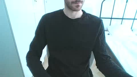 Snapshot of toja112 chatting on 02/04/25, 09:49 Martin online show from 02/04/25, 09:49