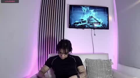 toji lee online show from 11/09/25, 02:21