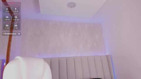 Snapshot of tokio_shuang chatting on 11/26/25, 10:11 online show from 11/26/25, 10:11