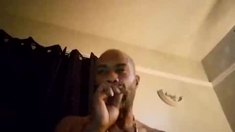 tokwashington623243 online show from 12/03/25, 10:24