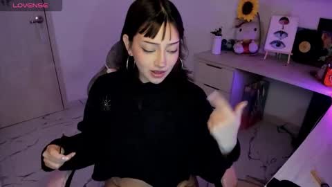 Snapshot of toky222 chatting on 11/15/25, 02:53 Tokyo online show from 11/15/25, 02:53