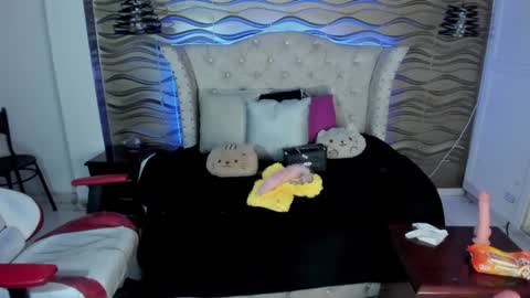 toky         online show from 01/12/25, 01:00