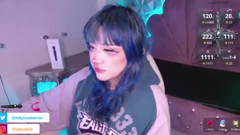 toky         online show from 10/10/25, 12:42