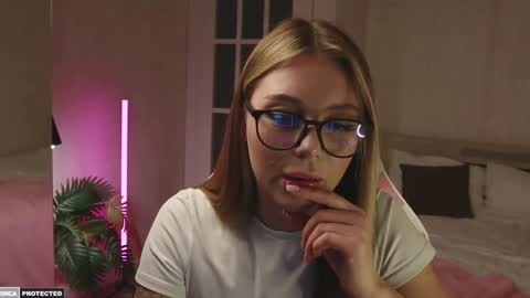 tokyo_n online show from 01/22/25, 09:10