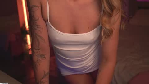 tokyo_n online show from 02/21/25, 02:28