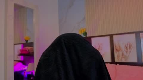 Snapshot of tokyoluu chatting on 09/19/25, 12:56 tokyoluu online show from 09/19/25, 12:56