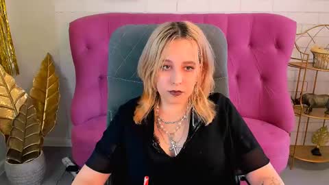 Snapshot of tollimoll chatting on 12/05/24, 03:17 Tolli Moll online show from 12/05/24, 03:17