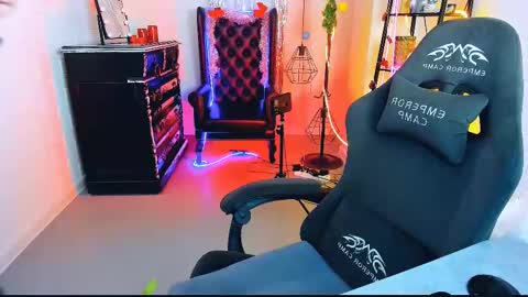 Snapshot of tollimoll chatting on 12/27/24, 09:17 Tolli Moll online show from 12/27/24, 09:17