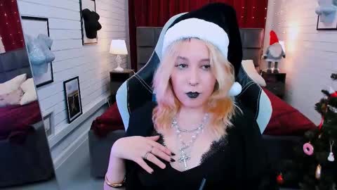 Snapshot of tollimoll chatting on 12/30/24, 08:21 Tolli Moll online show from 12/30/24, 08:21