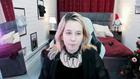 Snapshot of tollimoll chatting on 01/01/25, 05:22 Tolli Moll online show from 01/01/25, 05:22