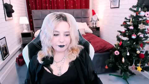 Snapshot of tollimoll chatting on 01/02/25, 09:11 Tolli Moll online show from 01/02/25, 09:11