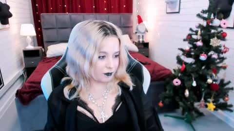 Snapshot of tollimoll chatting on 01/02/25, 03:19 Tolli Moll online show from 01/02/25, 03:19