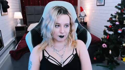 Snapshot of tollimoll chatting on 01/07/25, 11:26 Tolli Moll online show from 01/07/25, 11:26