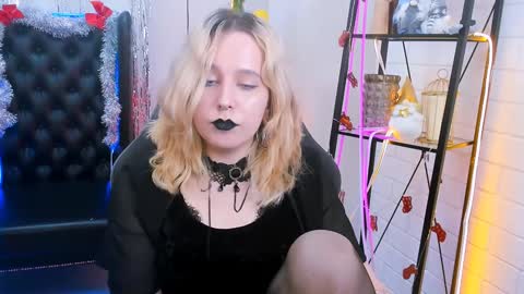 Snapshot of tollimoll chatting on 01/09/25, 08:13 Tolli Moll online show from 01/09/25, 08:13