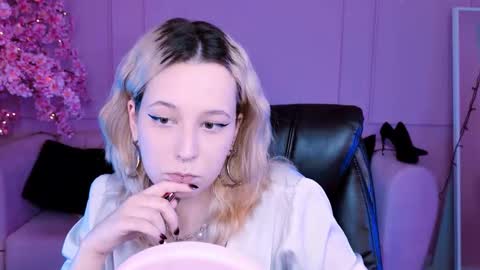 Snapshot of tollimoll chatting on 01/18/25, 05:20 Tolli Moll online show from 01/18/25, 05:20