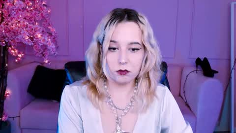 Snapshot of tollimoll chatting on 01/18/25, 11:32 Tolli Moll online show from 01/18/25, 11:32