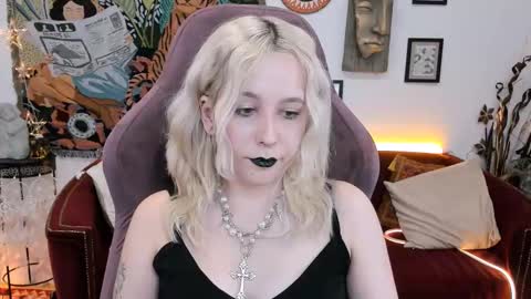 Snapshot of tollimoll chatting on 02/13/25, 02:20 Tolli Moll online show from 02/13/25, 02:20