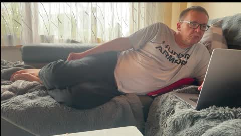 Tom online show from 04/05/26, 07:27