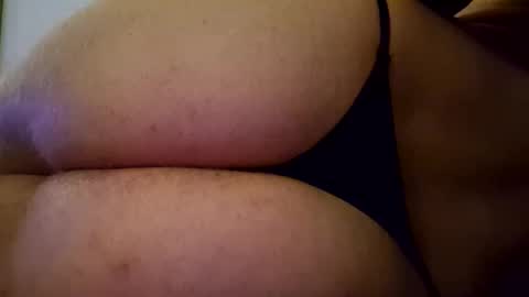 tom873828 online show from 10/26/25, 09:53