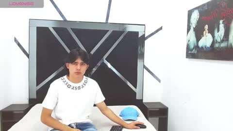 tom_0002 online show from 11/06/25, 08:10