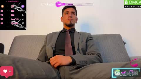 Snapshot of tom_blunt96 chatting on 05/24/26, 12:21 TOM online show from 05/24/26, 12:21