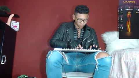 Tom online show from 02/12/25, 10:24