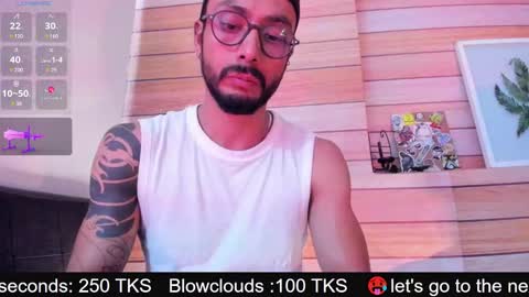 Snapshot of tom_cooper_1 chatting on 01/18/25, 01:40 Master of pleasure online show from 01/18/25, 01:40