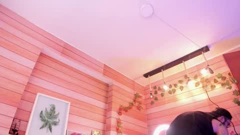 Snapshot of tom_cooper_1 chatting on 02/16/25, 06:43 Master of pleasure online show from 02/16/25, 06:43