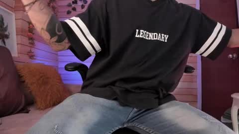 Snapshot of tom_cooper_1 chatting on 03/11/25, 01:01 Master of pleasure online show from 03/11/25, 01:01