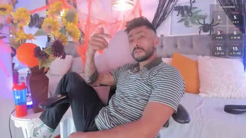 Snapshot of tom_cooper_1 chatting on 10/16/25, 01:01 Master of pleasure online show from 10/16/25, 01:01