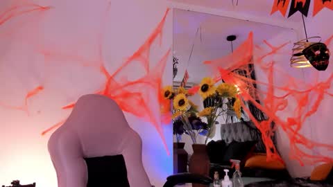 Snapshot of tom_cooper_1 chatting on 10/27/25, 12:42 Master of pleasure online show from 10/27/25, 12:42