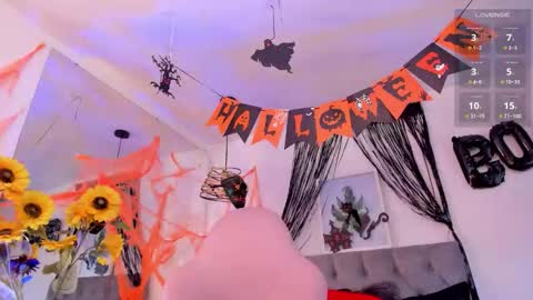 Snapshot of tom_cooper_1 chatting on 10/31/25, 12:28 Master of pleasure online show from 10/31/25, 12:28