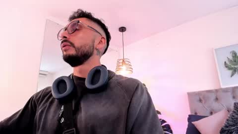 Snapshot of tom_cooper_1 chatting on 11/07/25, 12:05 Master of pleasure online show from 11/07/25, 12:05