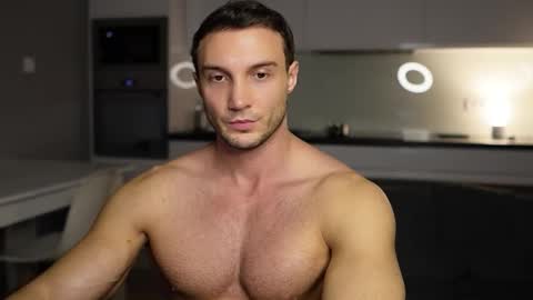 Snapshot of tom_fordd chatting on 12/20/25, 05:31 Tom online show from 12/20/25, 05:31