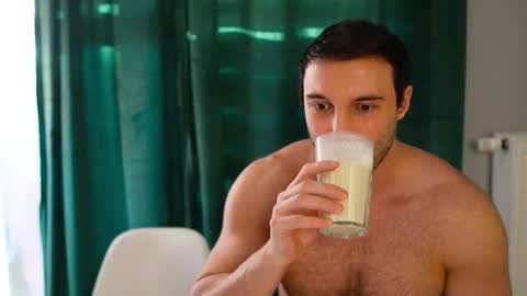 Snapshot of tom_fordd chatting on 03/02/26, 07:09 Tom online show from 03/02/26, 07:09