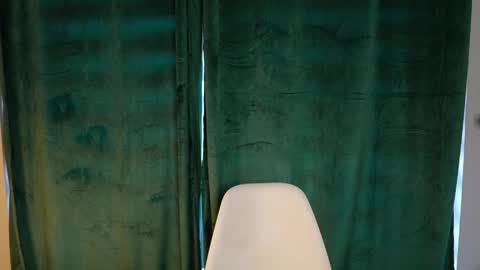 Snapshot of tom_fordd chatting on 04/11/26, 07:45 Tom online show from 04/11/26, 07:45