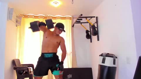 Snapshot of tom_kingfit chatting on 12/06/24, 05:33 SPORTSFIT29 online show from 12/06/24, 05:33