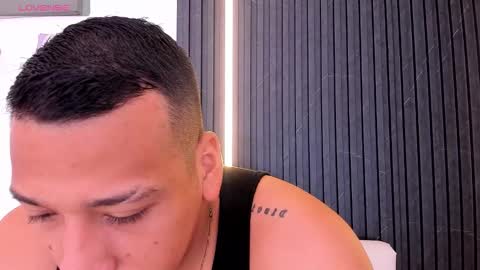 Tom muscle1 online show from 10/10/25, 11:53