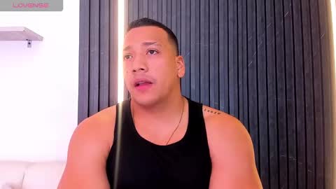 Tom muscle1 online show from 10/26/25, 12:22