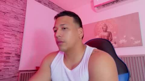 Tom muscle1 online show from 12/22/25, 12:02