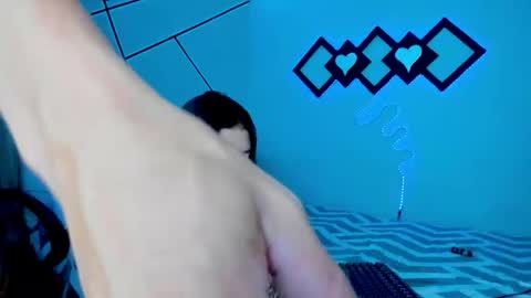 Tom natasha online show from 04/17/26, 07:17