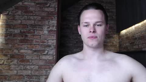 Snapshot of tom_y_ chatting on 10/19/25, 05:19 Tom online show from 10/19/25, 05:19