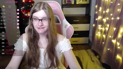 Snapshot of tomato_tease chatting on 12/15/25, 04:50 tomato_tease online show from 12/15/25, 04:50