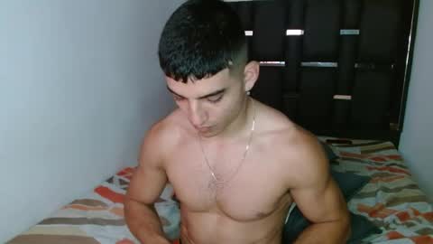 tomaz_18 online show from 04/17/26, 12:13