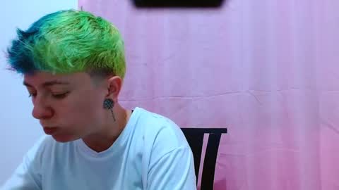 Blue online show from 09/17/25, 01:40