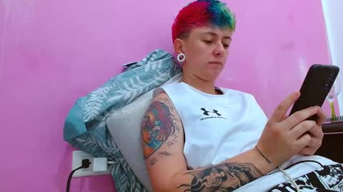 Blue online show from 09/17/25, 05:25