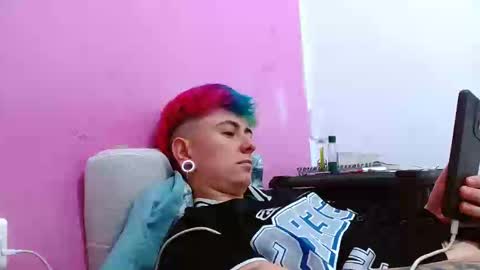 Blue online show from 09/19/25, 10:43